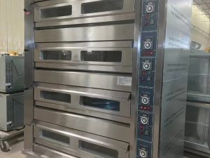 INDUSTRIAL OVEN 4 Deck 16 Trays Gas Oven